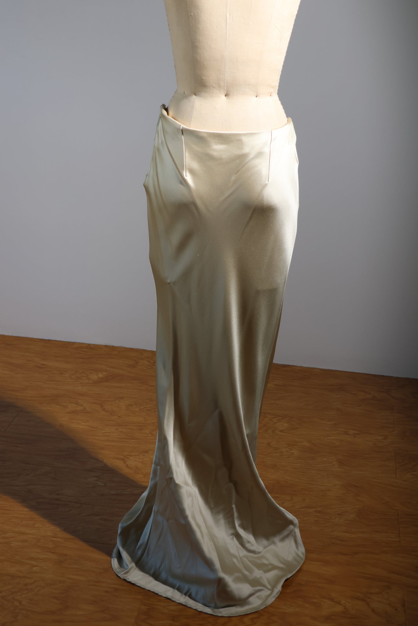 Les Habitudes Silk Skirt - Champagne
