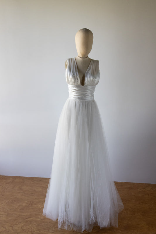 David Fielden - Long Goddess Tulle DR44 - Ivory