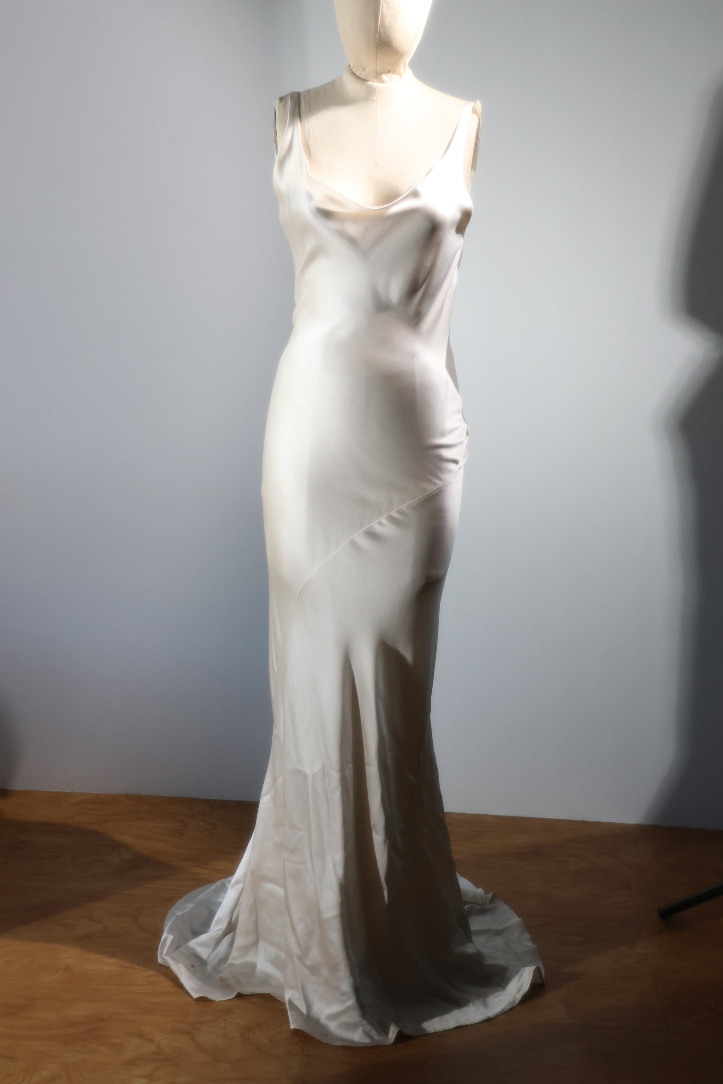 Les Habitudes Liquid Lace Back Dress Ivory