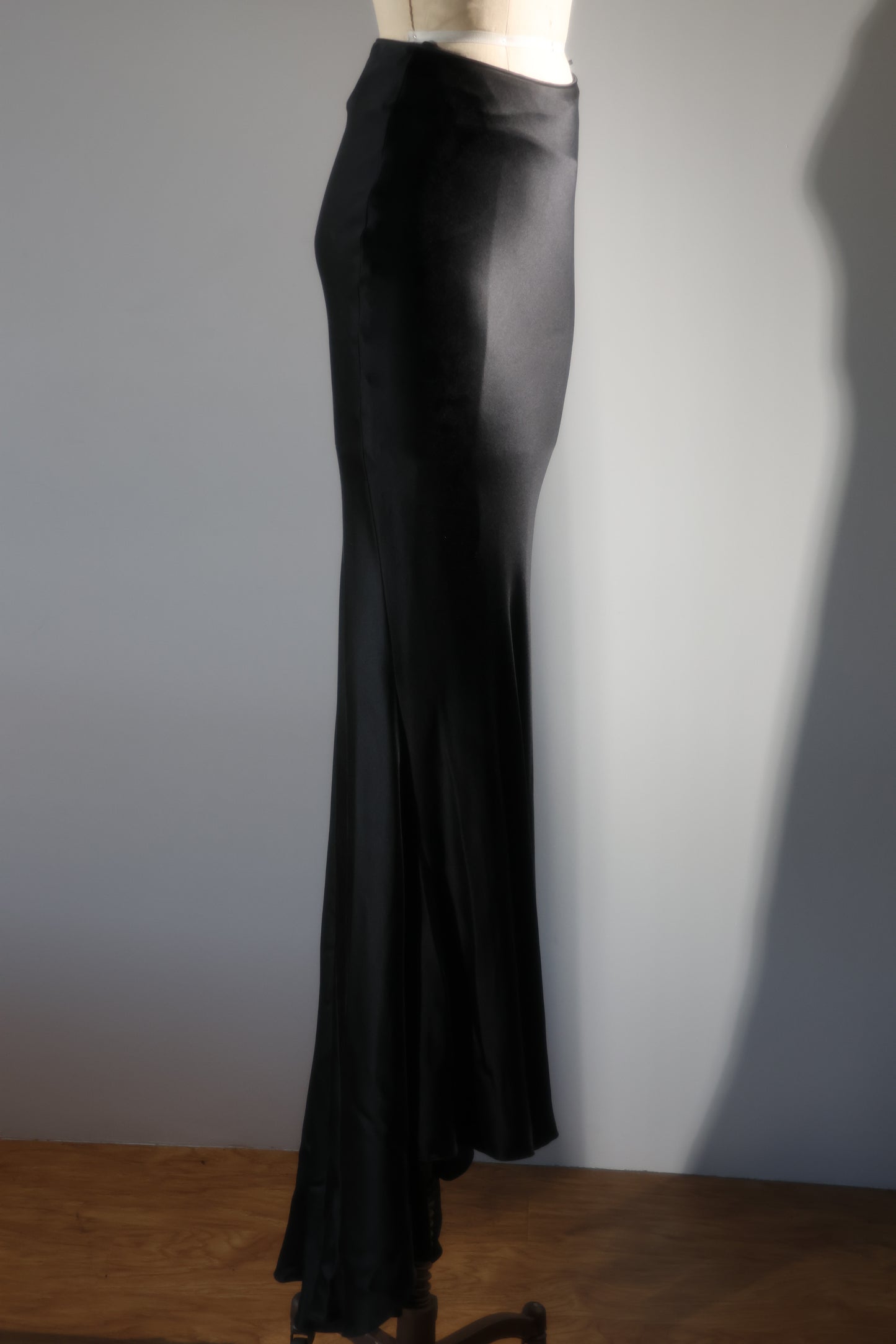 Eavis & Brown Vogue Bias Tail Skirt - Black