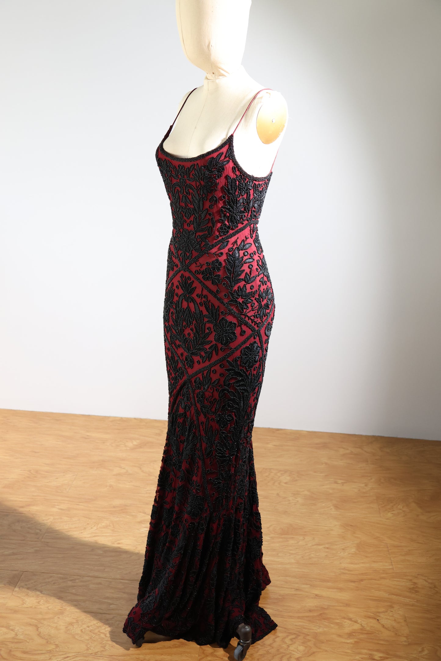 Eavis & Brown Daryl Regency Dress 67 - Burgundy / Black